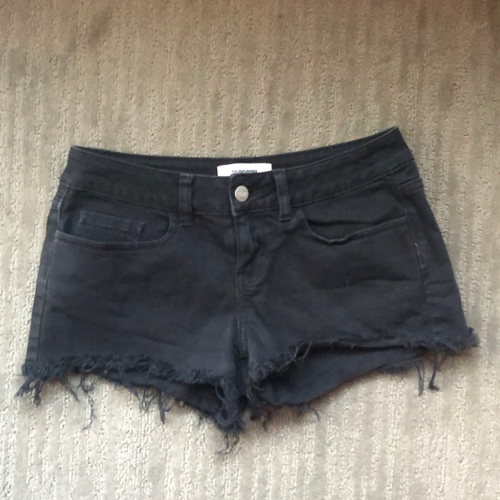 VS PINK BLACK DENIM SHORTS